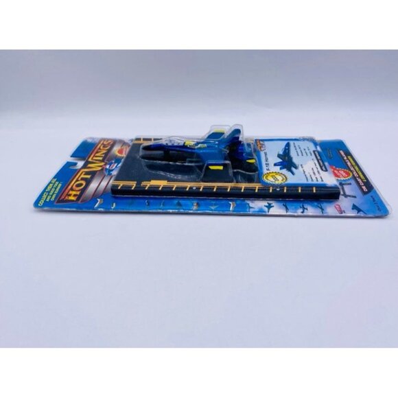 Hot Wings F-18 Hornet Die Cast Collectible Plane 2009 Edition - Picture 11 of 12